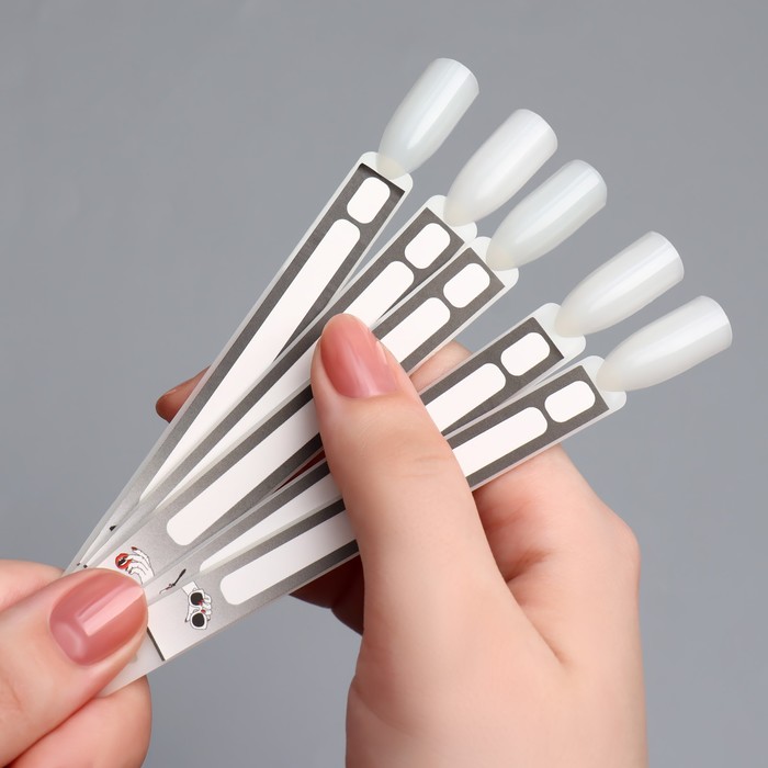 Наклейки на типсы «Градиент» 21,5 х 30,5/8,3 х 0,9 см, 50 шт на листе, цвет чёрный/белый 36044