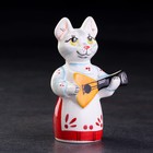 Статуэтка фарфоровая "Кошка с балалайкой", 11 см - фото 319539939
