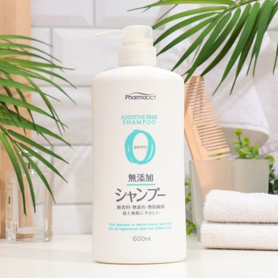 Шампунь для волос Kumano Cosmetics Pharmaact на растительной основе, 600 мл