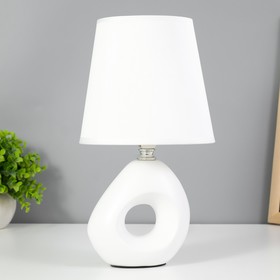 Настольная лампа "Окра" E14 40Вт белый 15х15х28 см RISALUX