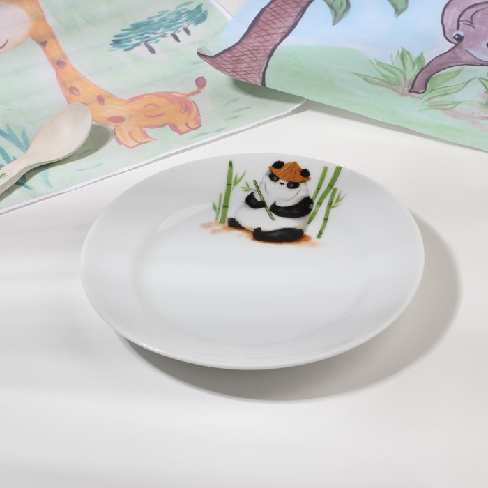 Тарелка фарфоровая «Панда», d=17,5 см, белая - Фото 1