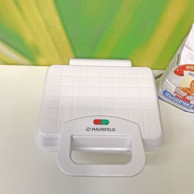 Вафельница MAUNFELD MF-1436WH, электрическая, 1000 Вт, антипригарное покрытие, белый