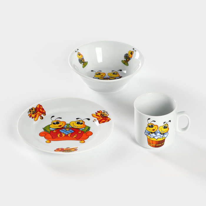 Набор посуды детский Добрушский завод «Пчёлы», 3 предмета: кружка 200 мл, салатник 350 мл, тарелка d=16.5 см, белый, рисунок МИКС - Фото 1