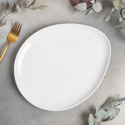 Блюдо фарфоровое сервировочное Magistro «Бланш», d=28 см, цвет белый