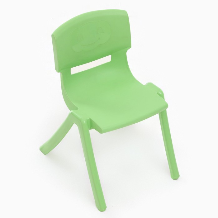 Зеленый стул. Милые стулья на зелёном фоне. Вещт на зеленом стуле. Картинка зеленый стульчик.