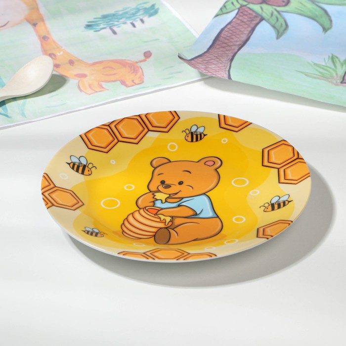 Набор детской посуды из керамики Доляна «Медвежонок и мёд», 3 предмета: кружка 230 мл, миска 400 мл, тарелка d=18 см, цвет белый - фото 1907752599