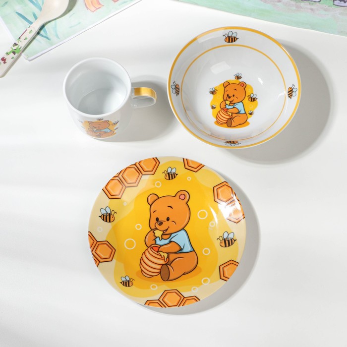 Набор детской посуды из керамики Доляна «Медвежонок и мёд», 3 предмета: кружка 230 мл, миска 400 мл, тарелка d=18 см, цвет белый - фото 1907752602