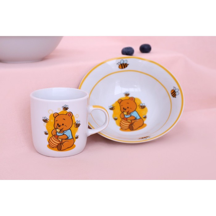 Набор детской посуды из керамики Доляна «Медвежонок и мёд», 3 предмета: кружка 230 мл, миска 400 мл, тарелка d=18 см, цвет белый - фото 1907752604