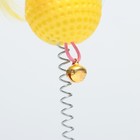 Дразнилка «Рифлёный шар с перьями на присоске», шар 3.8 см, жёлтый - Фото 5