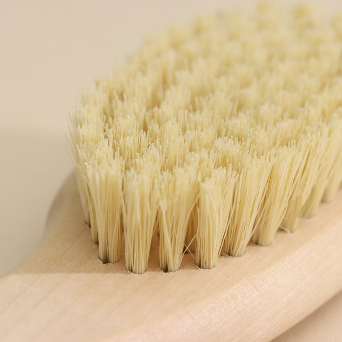 Щетка массажная для тела с отверстием и шнурком, 18×7×4 см 36563