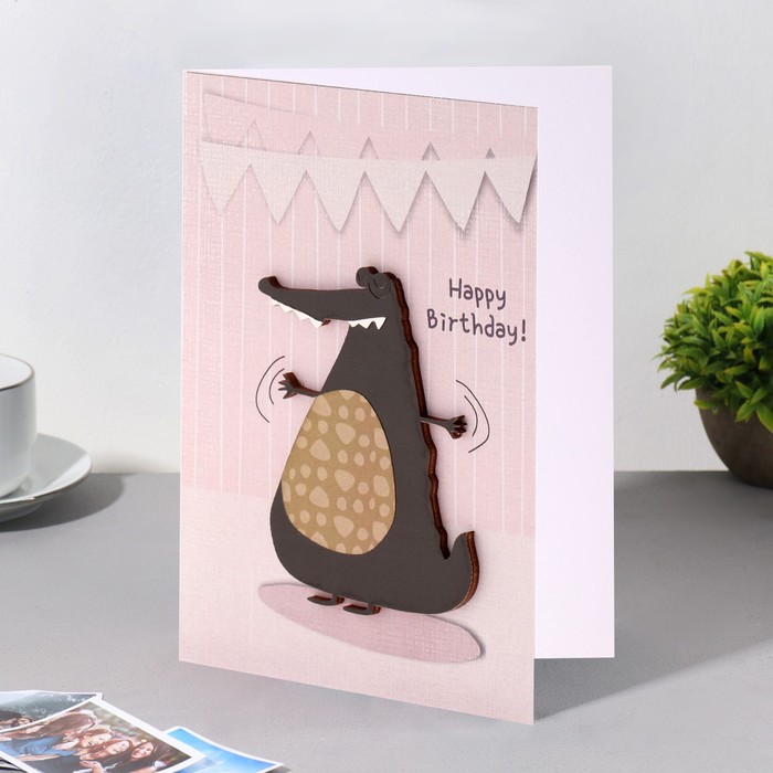 Открытка с деревянным элементом 