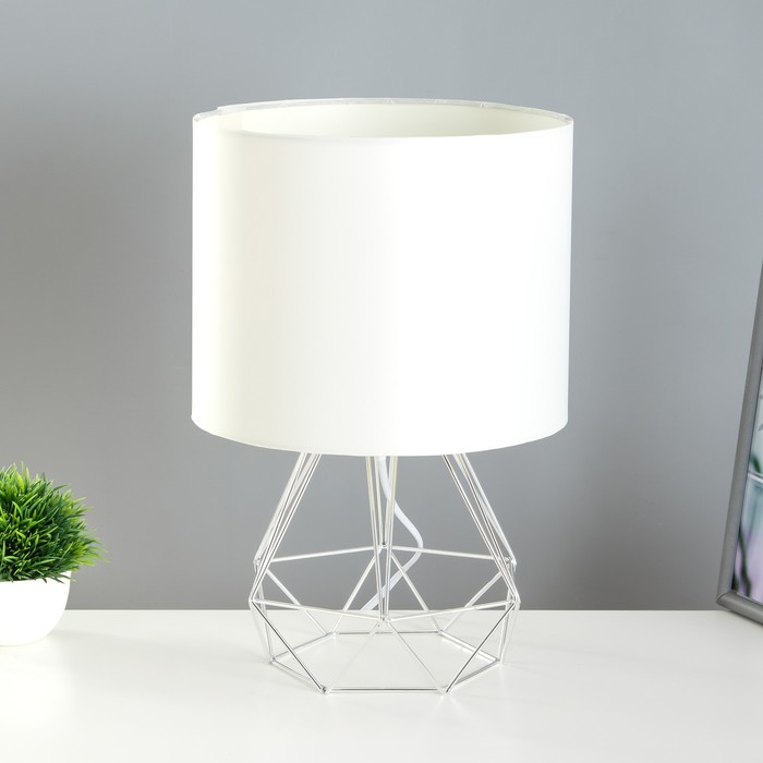 Настольная лампа "Эндис" Е27 бело-серебристый 25х25х40 см RISALUX - Фото 1