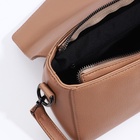 Сумка женская мессенджер на магните, 24×10×15 см, однотонная, бежевая - Фото 3