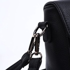 Сумка женская мессенджер на магните, 24×10×15 см, однотонная, чёрная - Фото 4