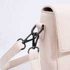 Сумка женская мессенджер на магнитах, 24×10×15 см, белая - Фото 7