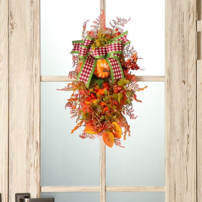Венок на дверь интерьерный Осенний с тыквами 30х50 см