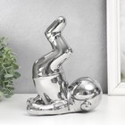 Сувенир керамика подставка под бокал "Космонавт - гравитация" серебро 16х11х19,5 см - фото 22354760