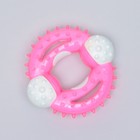 Игрушка двухслойная (твердый и мягкий пластик) "Кольцо с шипами", 10 см, розовая - фото 6980673
