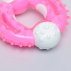 Игрушка двухслойная (твердый и мягкий пластик) "Кольцо с шипами", 10 см, розовая - фото 6980674