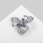 Брошь «Бант» с камнем, бело-сиреневая в серебре - Фото 1