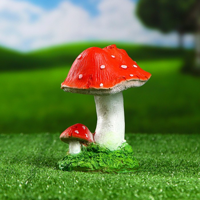 Садовая фигура из полистоуна «Грибы-мухоморы», 17 см - Фото 1
