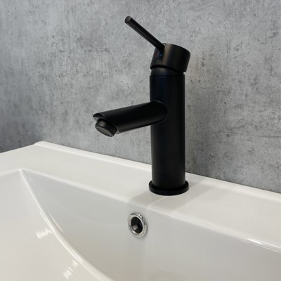 Смеситель для раковины Comforty FC018A-CMT, картридж 35 мм, цвет чёрный матовый