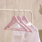 Плечики - вешалки LaDо́m Brillant, 44.5×23×1.2 см, 3 шт., деревянные, широкие плечики, цвет розовый - Фото 2