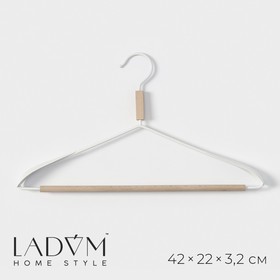 Вешалка для одежды с усиленными плечиками 42х22х3,2 см "Wood" цвет белый