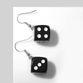Серьги "Кости" игральные кубики, цвет бело-чёрный в серебре