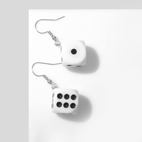 Серьги «Кости» игральные кубики, цвет бело-чёрный в серебре