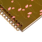 Тетрадь В5, 60 листов в клетку на гребне "Маки на зеленом", на твёрдой подложке, обложка картон, ламинация Soft Touch, тиснение фольгой, блок 70 г/м2 - фото 23027481