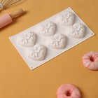 Форма силиконовая для выпечки и муссовых десертов KONFINETTA «Сердце с бантом», 19×17×6,5 см, 6 ячеек (7,1×6×2,5 см), цвет белый - фото 10675601