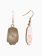 Серьги с эмалью «Лапка» кота, розово-белые в золоте - Фото 2