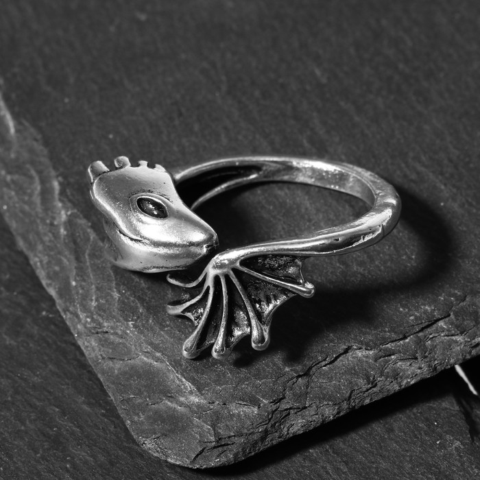 Кольцо «Перстень» крылатый дракон, цвет чернёное серебро, безразмерное