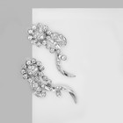 Серьги со стразами «Цветы» изгибы, цвет белый в серебре - фото 7003546