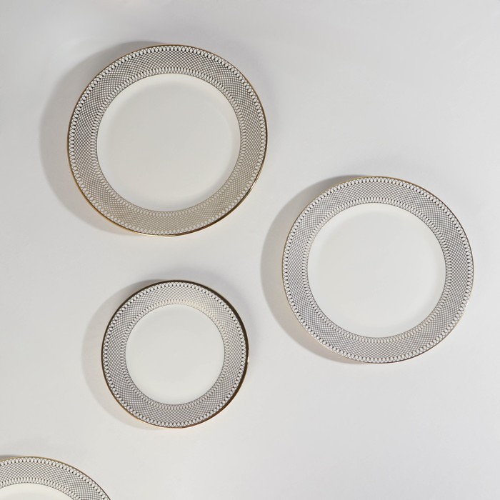 Набор тарелок фарфоровых Royal, 3 предмета: d=18/23/25,5 см, цвет белый - фото 1909242921