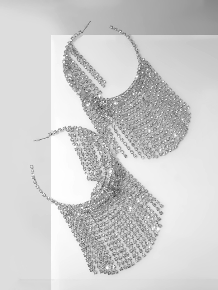 Серьги кольца со стразами QF «Водопад», нити на крупных кольцах, белые в серебре