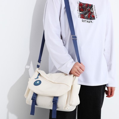 Сумка молодёжная на клапане, 29×13×24 см, молочная/синяя