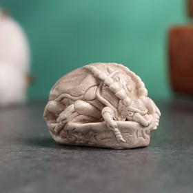 Фигура "Скарабей" слоновая кость, 4х4х3см