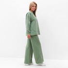 Костюм женский (свитшот/брюки), цвет оливковый, размер 44 - фото 24580581