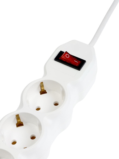 Удлинитель Luazon Lighting ECO, 3 розетки, 4.5 м, 16 А, 3500 Вт, ПВС 3×1 мм2, с заземлением, с выключателем