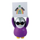 Фигурка Pudgy Penguins, в фиолетовой куртке, с доской для письма, 16.5 см - фото 109962293