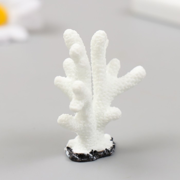 Фигурка для флорариума полистоун "Монтипора пальчиковая" белая 4,7х4,5 см