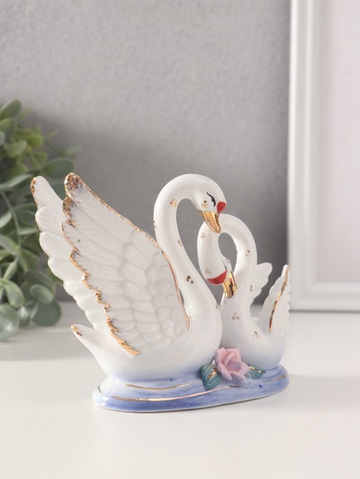 Сувенир керамика "Лебедь с лебёдушкой в пруду, в горошек" 10 см