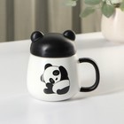 Кружка керамическая с пластиковой крышкой «Панда», 400 мл, цвет белый и чёрный - фото 4764504