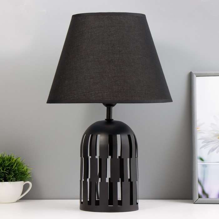 Настольная лампа "Трезария" E14 40Вт черный 27х27х42 см RISALUX - Фото 1