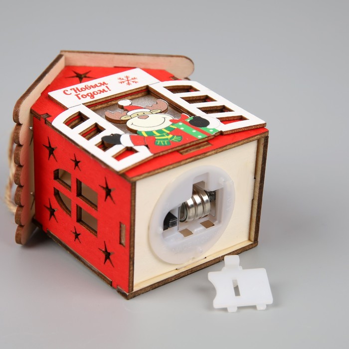 Ёлочная игрушка «Дом с оленем», от батареек, свечение тёплое белое - фото 1909256629