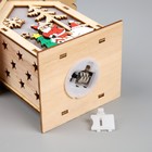 Ёлочная игрушка «Дед Мороз со снеговиками», 11×9.5×6.8 см, 1 LED, от батареек, свечение тёплое белое - Фото 3