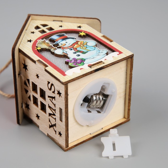 Ёлочная игрушка «Домик со снеговиком», от батареек, свечение тёплое белое - фото 1909256742