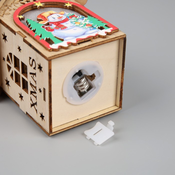 Ёлочная игрушка «Домик со снеговиком», от батареек, свечение тёплое белое - фото 1909256829